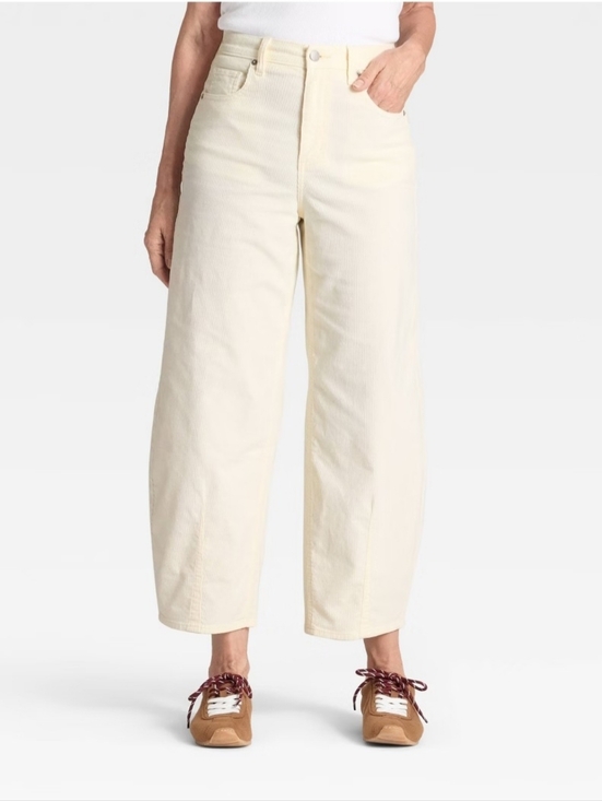 Universal Thread Denim - Women's High-Rise Corduroy Barrel Jeans - Universal Thread' Cream